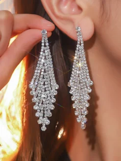 Boucles d'oreilles en strass en forme de losange brillant pour femmes 2026