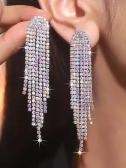 Boucles d'oreilles longues et brillantes à pampilles en strass pour femmes 2026