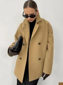 Caban camel croisé pour femme - Coupe carrée minimaliste à revers cranté - Collection streetwear printemps 2026 au luxe discret