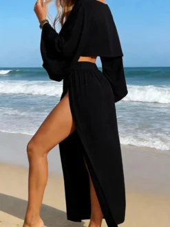 Cache-maillots blancs à fente sur le devant et col rond manches longues pour la plage et la natation en été.