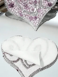 Cache-tétons de mariage à paillettes roses Nubra roses en strass en forme de cœur