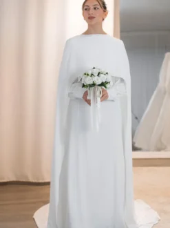 Cape de mariage en crêpe ivoire à manches courtes et col bijou couverture de mariée