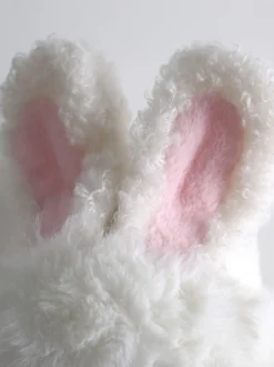 Chapeau Lolita doux avec oreilles de lapin blanc et pompons en peluche chaude accessoires Lolita