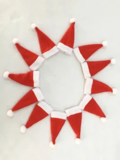 Chapeaux rouges de Noël pour des accessoires de vacances de Noël de polyester de fibre de polyester de fourchettes