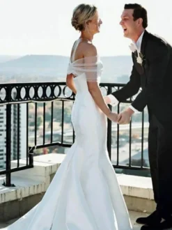 Écharpe de mariage Ivoire Jewel Neck Capes Tulle Boutons Bridal Cover Up