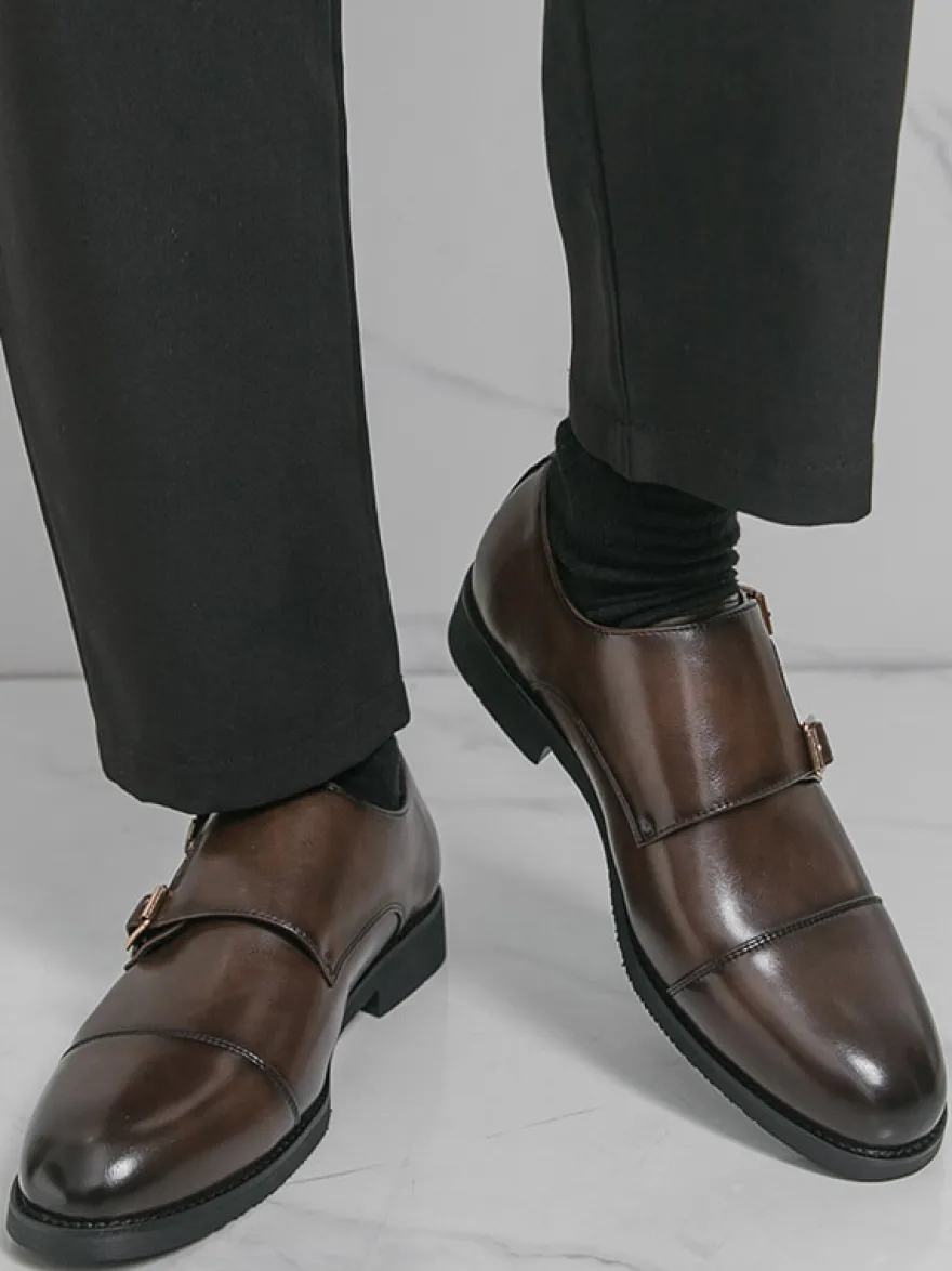 Chaussures à boucle noires à bout rond et détail de boucle chaussures décontractées