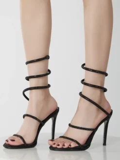 Chaussures de bal à talons hauts noires à bout ouvert et strass sandales à brides