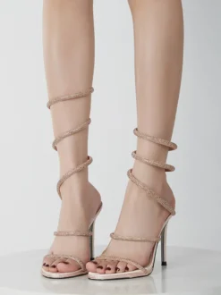 Chaussures de bal à talons hauts noires à bout ouvert et strass sandales à brides