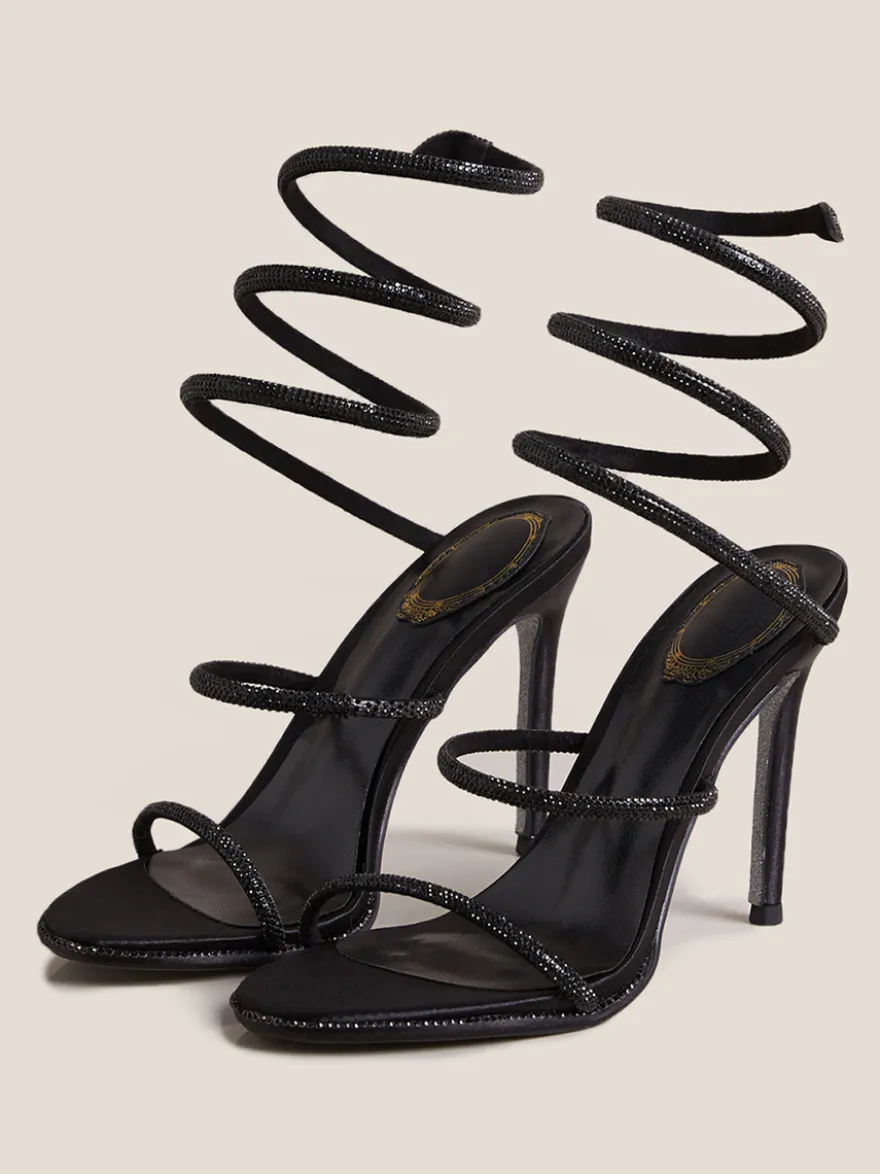 Chaussures de bal à talons hauts noires à bout ouvert et strass sandales à brides