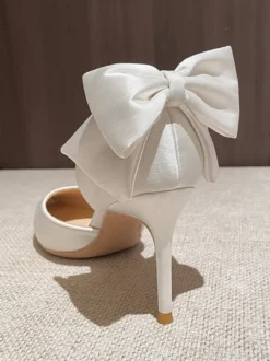Chaussures de mariage blanches escarpins à talons hauts avec nœud et bout pointu