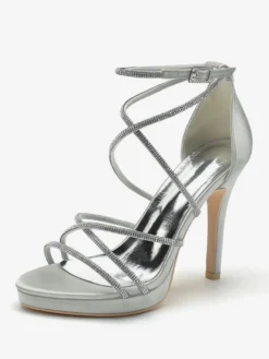Chaussures de mariage blanches en satin à bout ouvert et à lanières avec strass