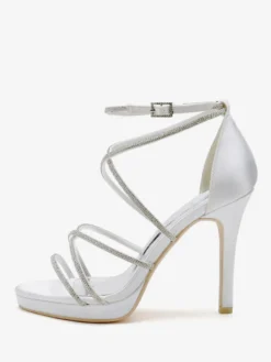 Chaussures de mariage blanches en satin à bout ouvert et à lanières avec strass