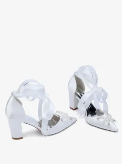Chaussures de mariage blanches en satin à bout pointu et perles nœud et talon épais