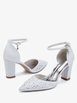 Chaussures de mariage blanches en satin et strass escarpins à bout pointu et talon épais