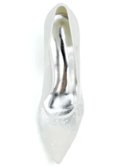 Chaussures de mariage dentelle ivoire bout pointu chaton talon glisser sur les talons de mariée
