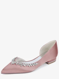 Chaussures de mariage plates ivoire en satin à bout pointu et strass