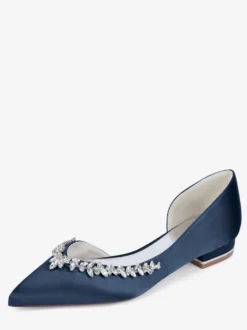 Chaussures de mariage plates ivoire en satin à bout pointu et strass