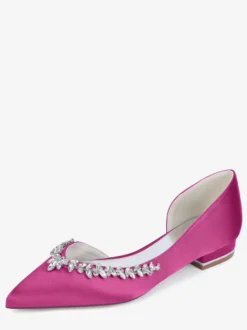 Chaussures de mariage plates ivoire en satin à bout pointu et strass
