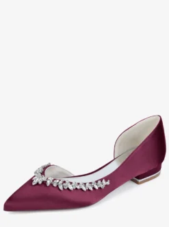 Chaussures de mariage plates ivoire en satin à bout pointu et strass