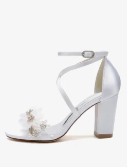 Chaussures de mariage Satin Fleurs blanches Sandales de mariage à bout ouvert