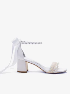 Chaussures de mariée blanches à talon compensé et strass bride cheville