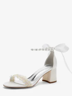 Chaussures de mariée blanches à talon compensé et strass bride cheville