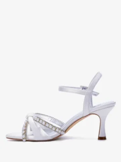 Chaussures de mariée ivoire à bout ouvert perles et talons chaton croisés