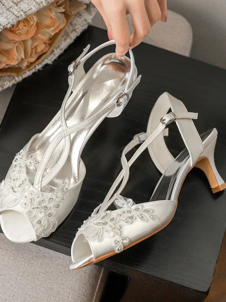 Chaussures de mariée à petits talons bout ouvert perles style T