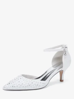 Chaussures de mariée à talon chaton en satin à bout pointu et strass