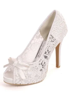 Chaussures de mariée à talons aiguilles en dentelle blanche