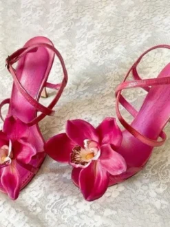 Chaussures de soirée en satin pour femmes bout ouvert détails floraux talons hauts