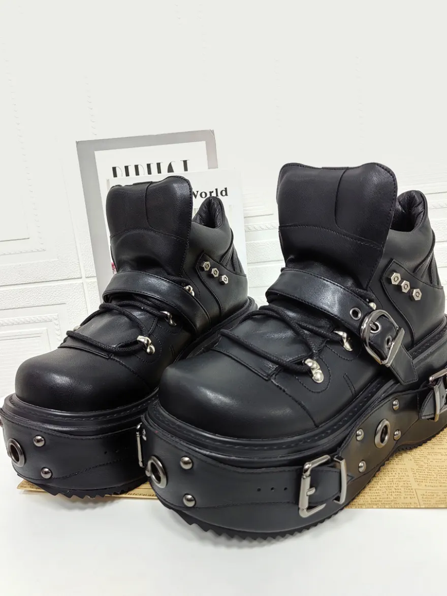 Chaussures Gothic Lolita noires à plateforme et œillets en cuir PU