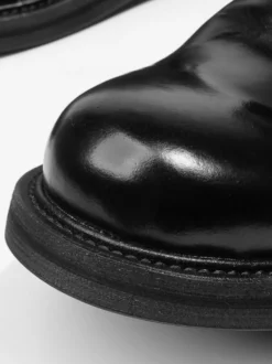 Chaussures habillées noires pour hommes bout rond lacets style soirée