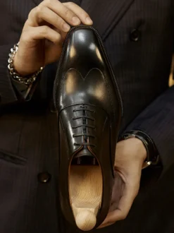 Chaussures habillées pour hommes chaussures de mariage formelles à bout carré en cuir de vachette Brogue Derby