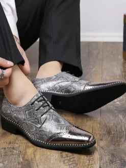 Chaussures habillées pour homme en cuir PU de qualité à bout pointu et sangle réglable