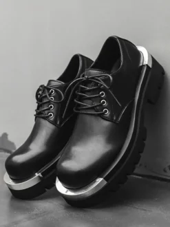Chaussures habillées pour hommes modernes à bout rond avec détails en métal et cuir PU