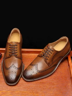 Chaussures habillées pour hommes Chaussures de mariage de bal en cuir PU à bout carré de qualité