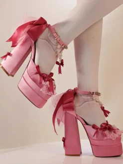 Chaussures Lolita Sweet roses à lacets et nœuds bout rond talon compensé.