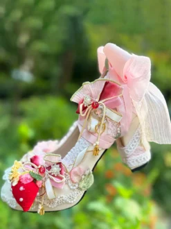 Chaussures Lolita Sweet Strawberry Escarpins Lolita à talons épais avec volants blancs écrus et nœuds