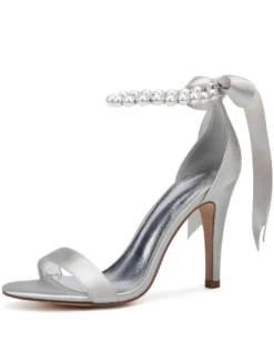 Chaussures mariée blanches en satin à bout ouvert avec boucle de perles à talons haut sandales de mariée