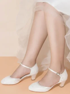 Chaussures mariée talon carré boucle réglable