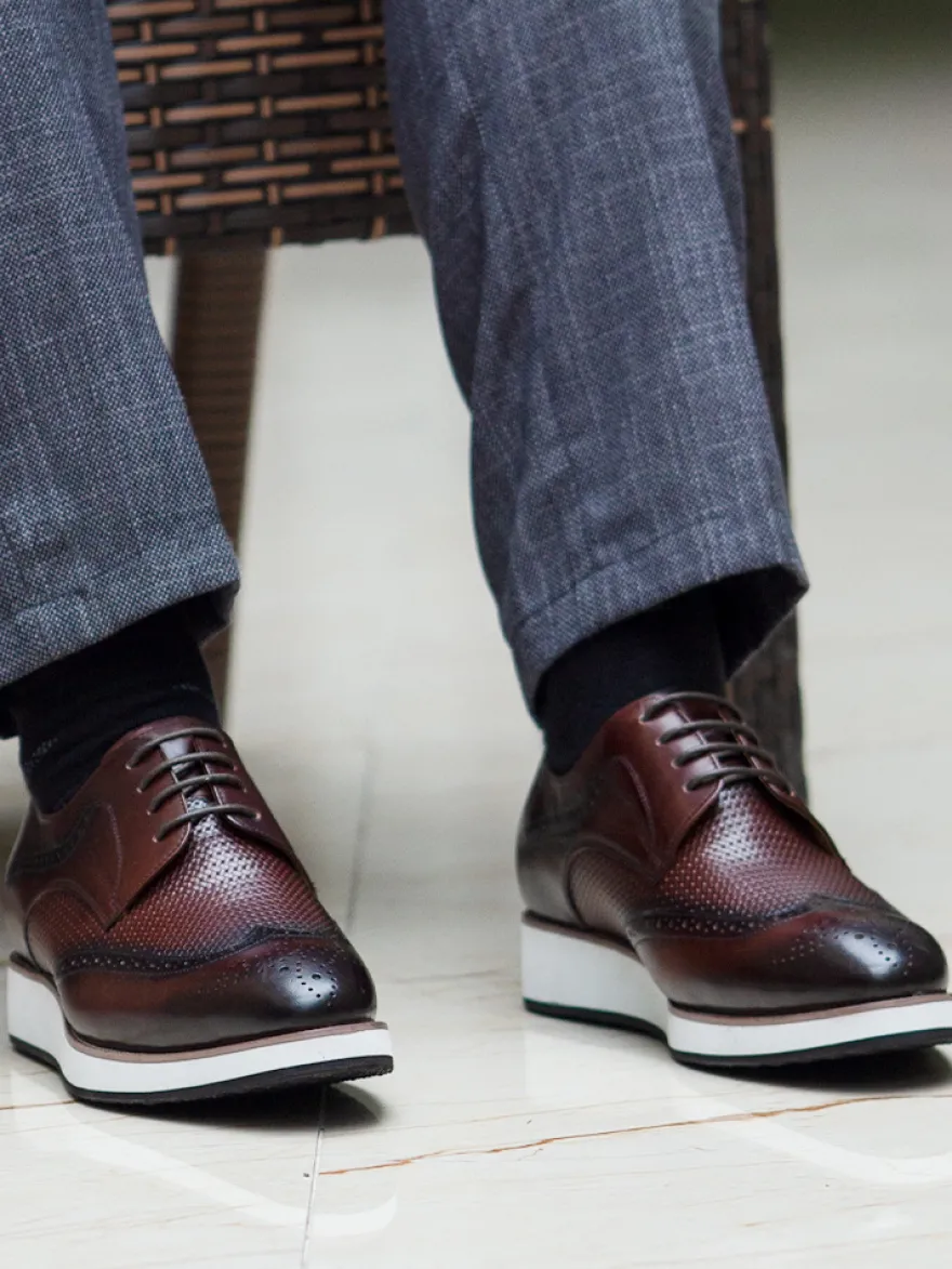 Chaussures Richelieu pour hommes bout rond en cuir véritable à lacets.