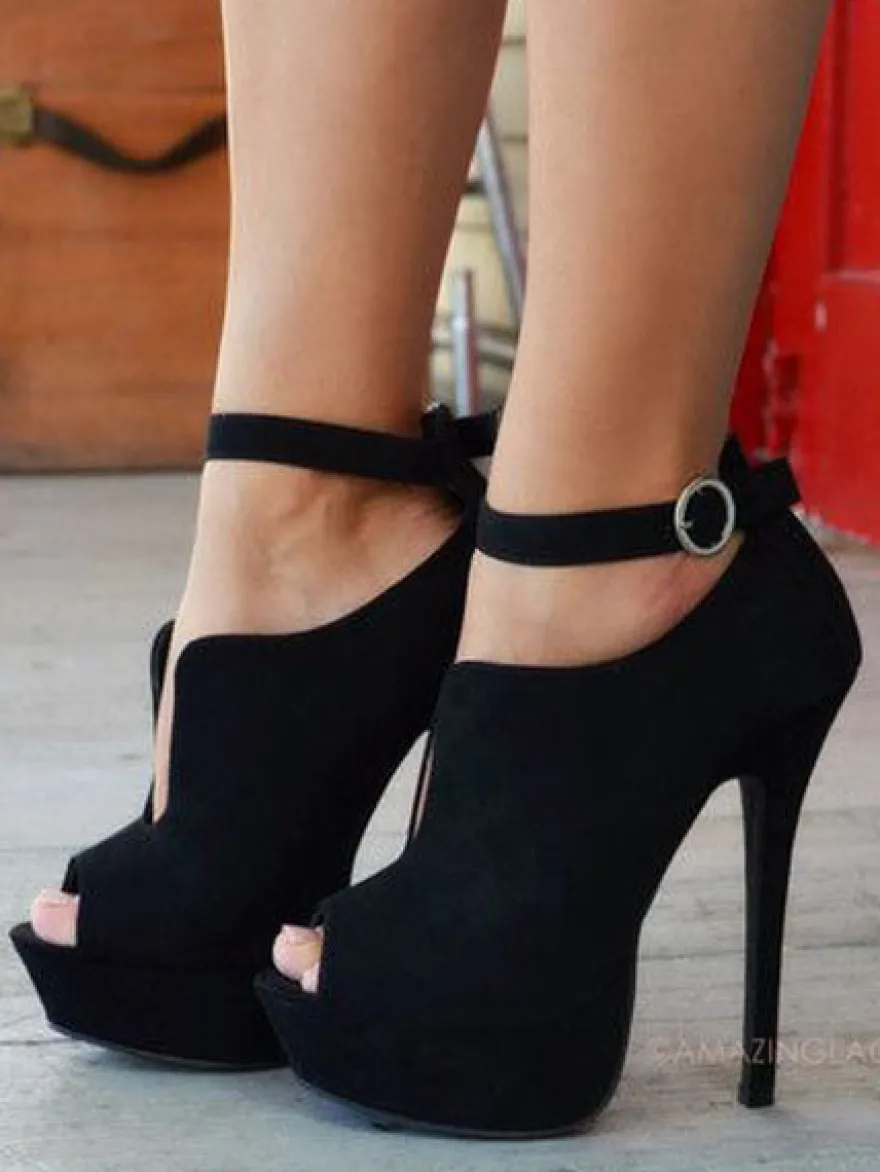 Chaussures à talons à talons aigus en nubuck noir unicolore ruban aux chevilles avec bouton de polyuréthane / Synthétique