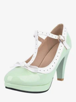 Chaussures vintage blanches à talon chaton et bride en T