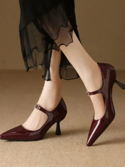 Chaussures Vintage en Cuir Verni Bordeaux à Bout Pointu
