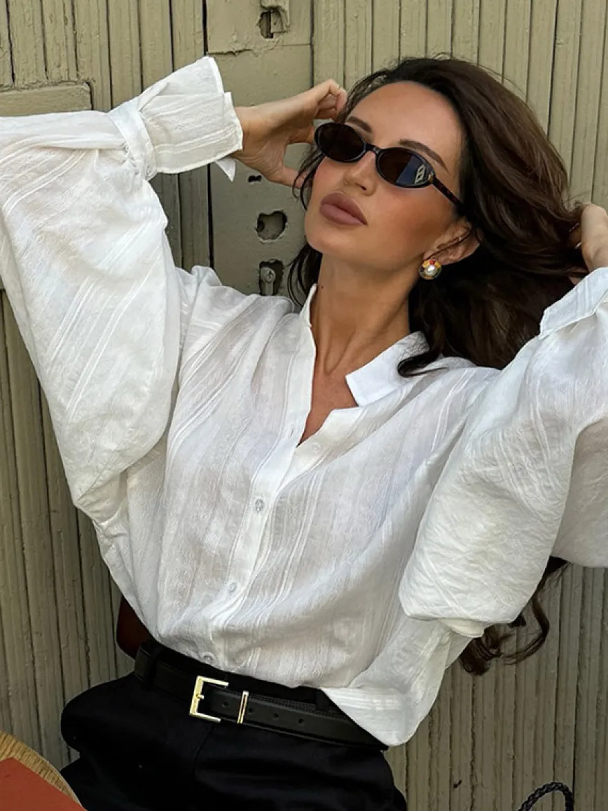 Chemise oversize à manches bouffantes texturées et col montant boutonné