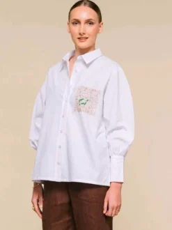Chemisier blanc court à boutons chemise patchwork à poches et manches bouffantes