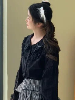 Chemisiers Lolita doux nœuds en dentelle haut Lolita à manches courtes chemise Lolita noire en dentelle