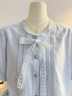 Chemisiers Lolita doux à volants et nœuds chemisier à manches courtes haut Lolita chemise Lolita bleu ciel clair