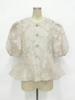 Chemisier transparent à col rond et imprimé floral 3D manches courtes bouffantes motif losanges fermeture boutonnée
